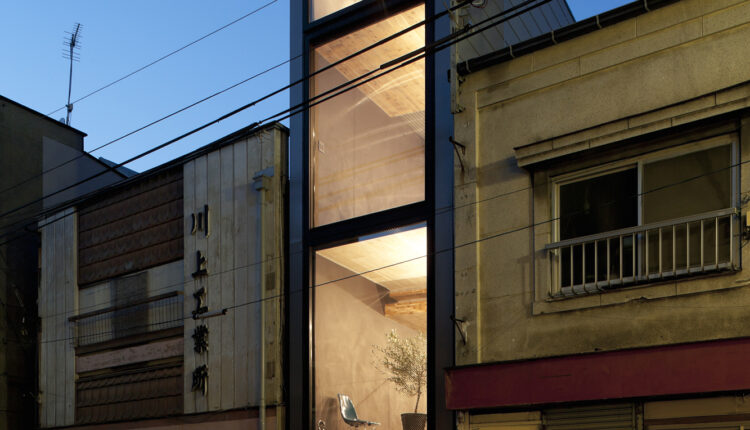 YUUA-architects-the-1.8m-width-house-3